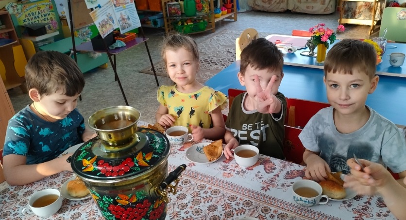 "Гуляй, Масленица " "Гуляй, Масленица ".